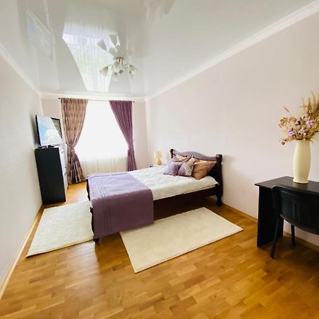 Центр. Поруч Парк Та Став Appartement Ternopil Buitenkant foto