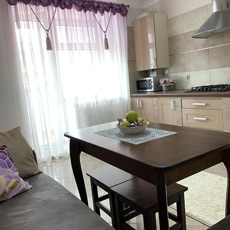 Центр. Поруч Парк Та Став Appartement Ternopil Buitenkant foto