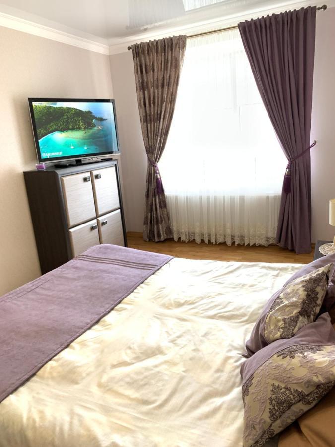 Центр. Поруч Парк Та Став Appartement Ternopil Buitenkant foto