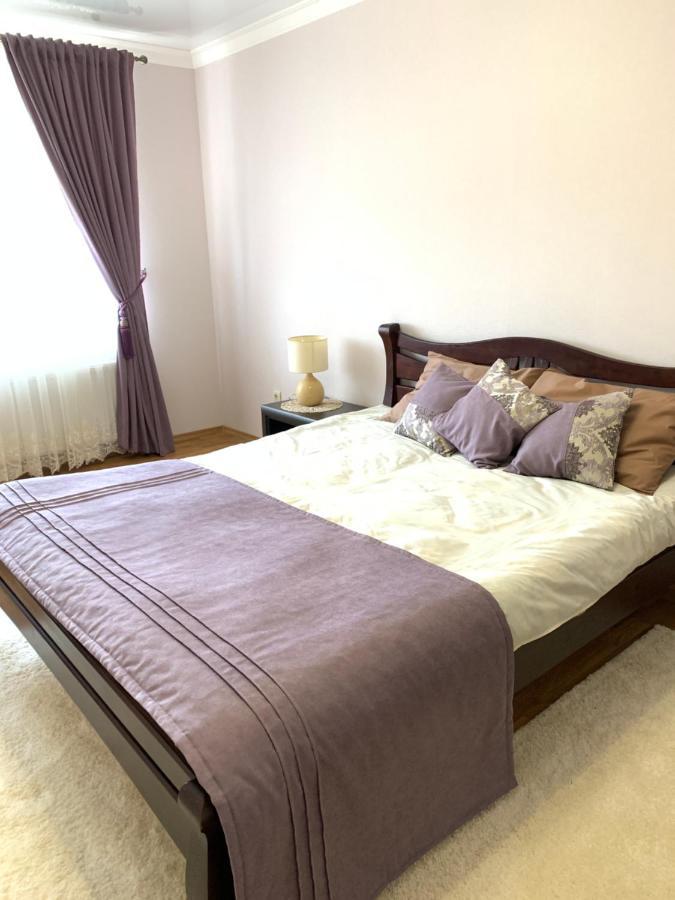 Центр. Поруч Парк Та Став Appartement Ternopil Buitenkant foto
