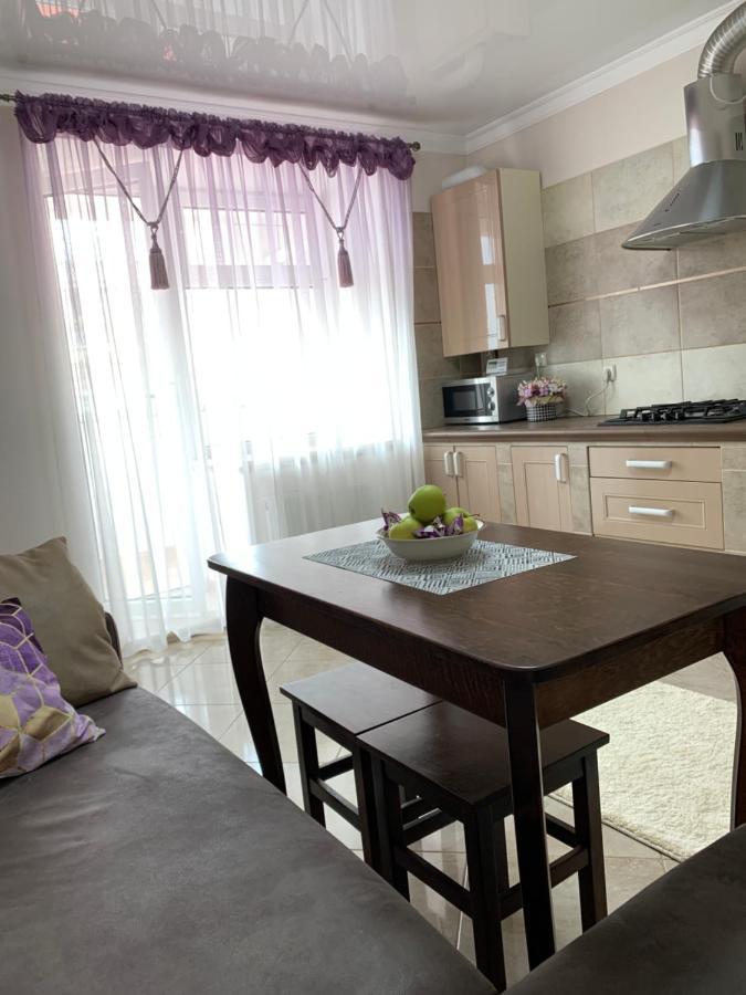 Центр. Поруч Парк Та Став Appartement Ternopil Buitenkant foto